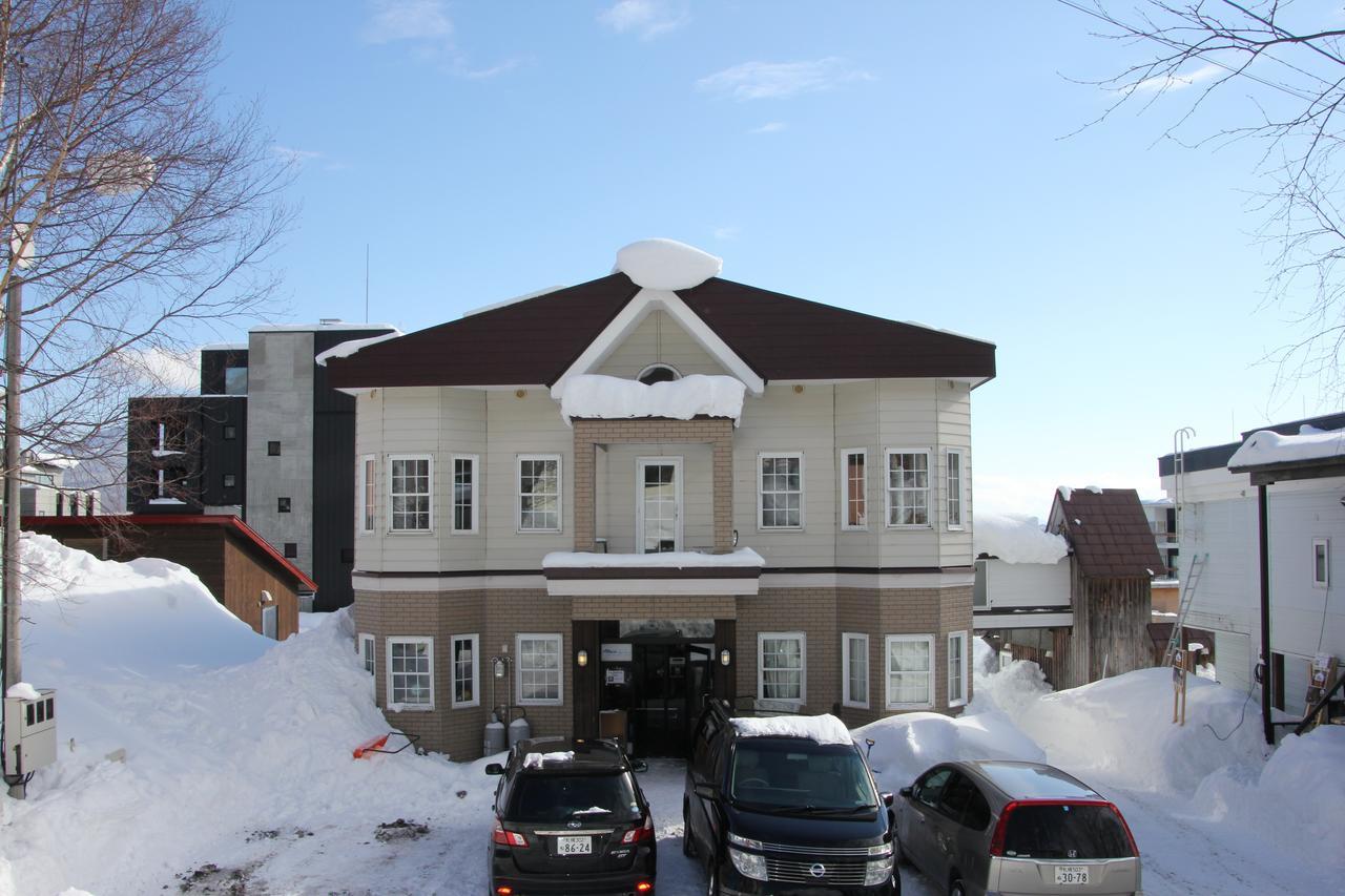 Absolute Niseko Lodge Hirafu Exterior photo