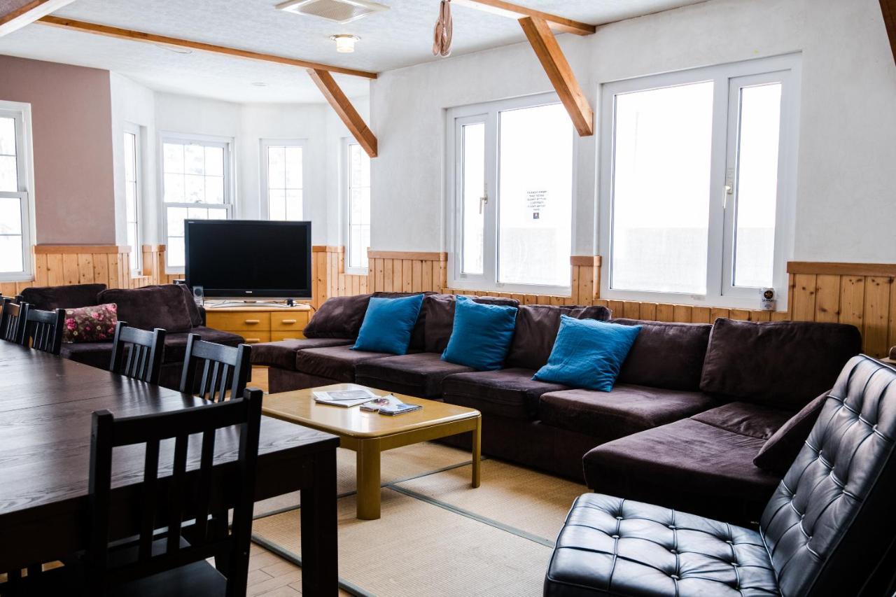 Absolute Niseko Lodge Hirafu Exterior photo